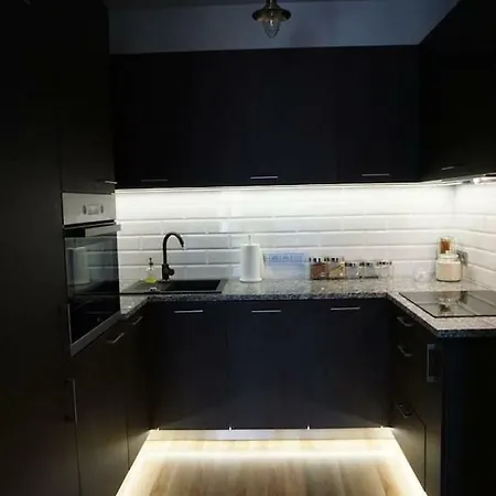 Beautiful With A Balcony In City Center 아파트