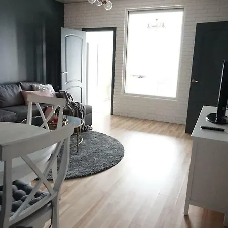 아파트 Beautiful With A Balcony In City Center *